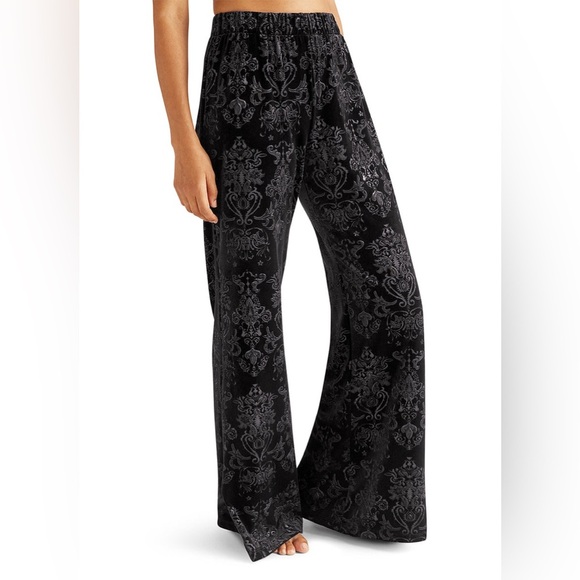 BEHOND YOGA Slim Racerback Cropped Tank + Beyond Yoga
Best Dressed Pant Sz Small - Picture 3 of 15